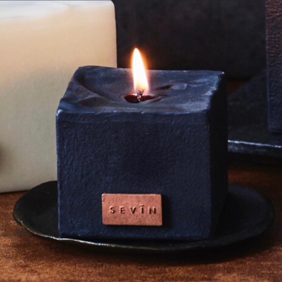 SEVIN LONDON Marble Black Luxury Scented Candle 270g with Candle Snuffer - Picture 5 of 11